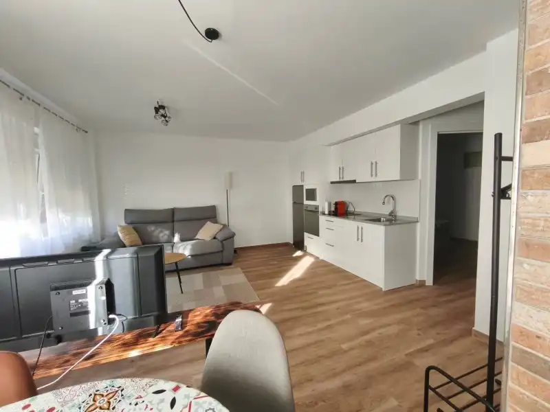 Wohnzimmer von Erdgeschoss zum Verkauf in Santander mit Privatgarten, Parkett und Möbliert