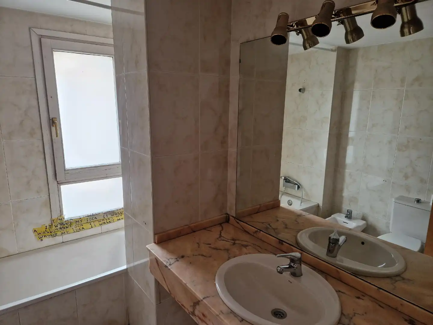 Baño de Piso en venta en Lleida con Aire acondicionado, Calefacción y Terraza