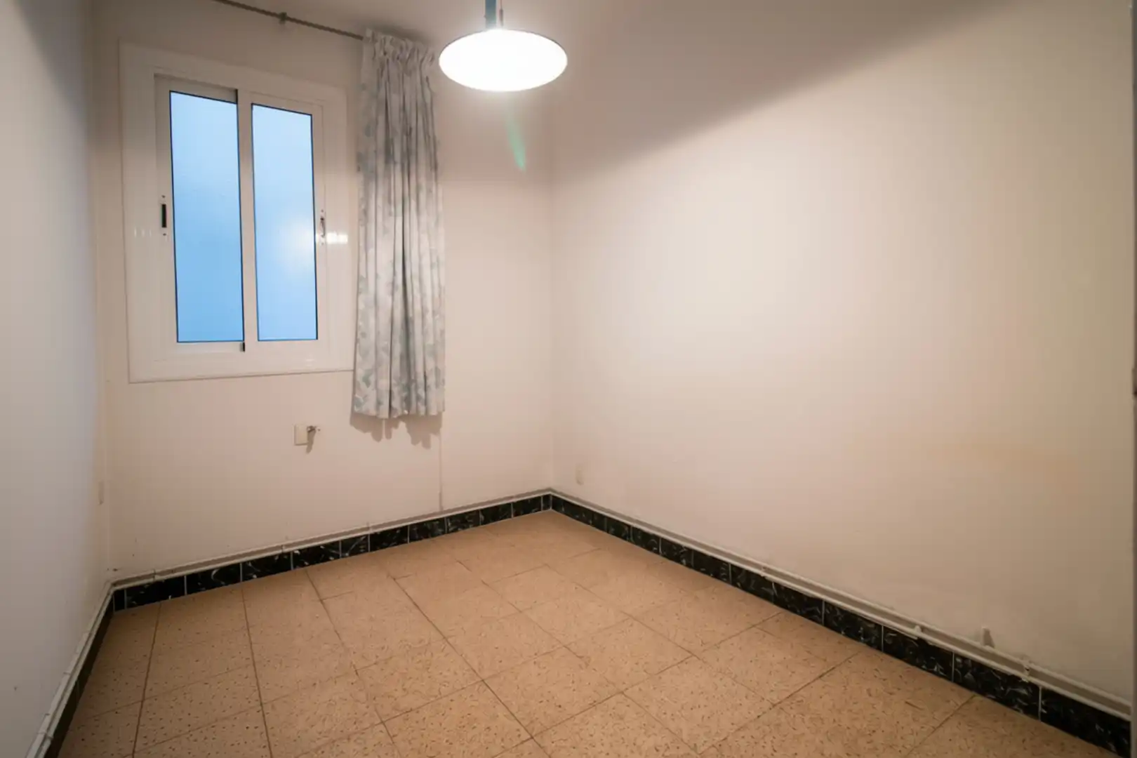 Habitación de Piso en venta en Barcelona con Aire acondicionado, Calefacción y Balcón