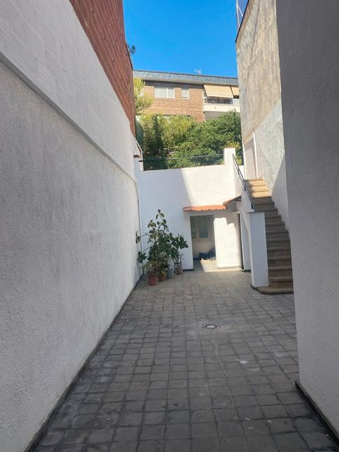 Exterior view of House or chalet to rent in Terrassa  with Parquet flooring, Terrace and Oven