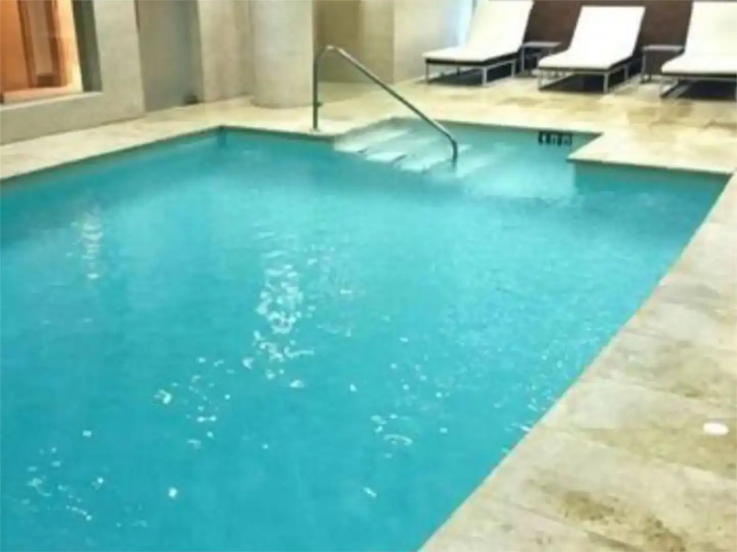 Schwimmbecken von Wohnung zur Miete in Marbella mit Klimaanlage, Schwimmbad und Balkon