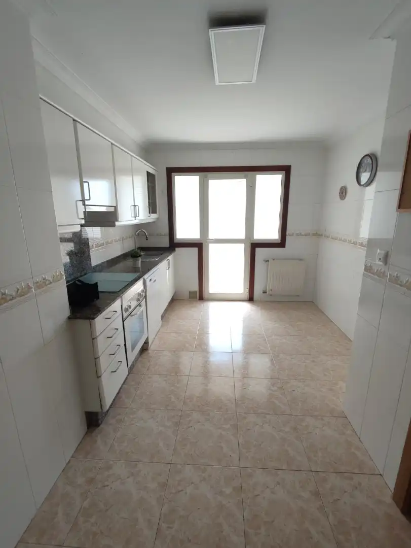 Cocina de Piso de alquiler en A Coruña Capital  con Calefacción, Parquet y Trastero