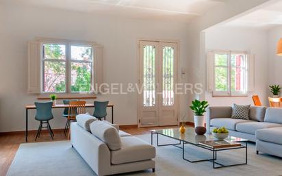 Living room of House or chalet for sale in Sant Cugat del Vallès  with Heating, Private garden and Parquet flooring