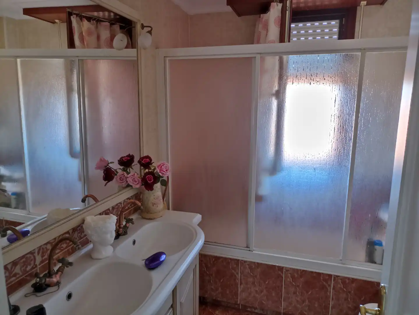 Baño de Casa o chalet en venta en Castro-Urdiales con Calefacción, Jardín privado y Parquet