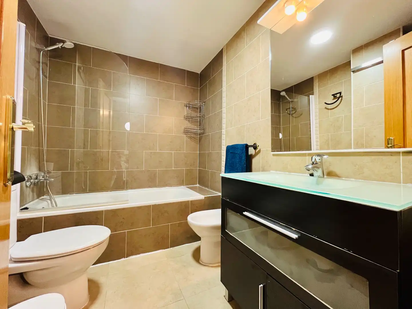 Baño de Piso en venta en Alhaurín de la Torre con Aire acondicionado, Trastero y Amueblado