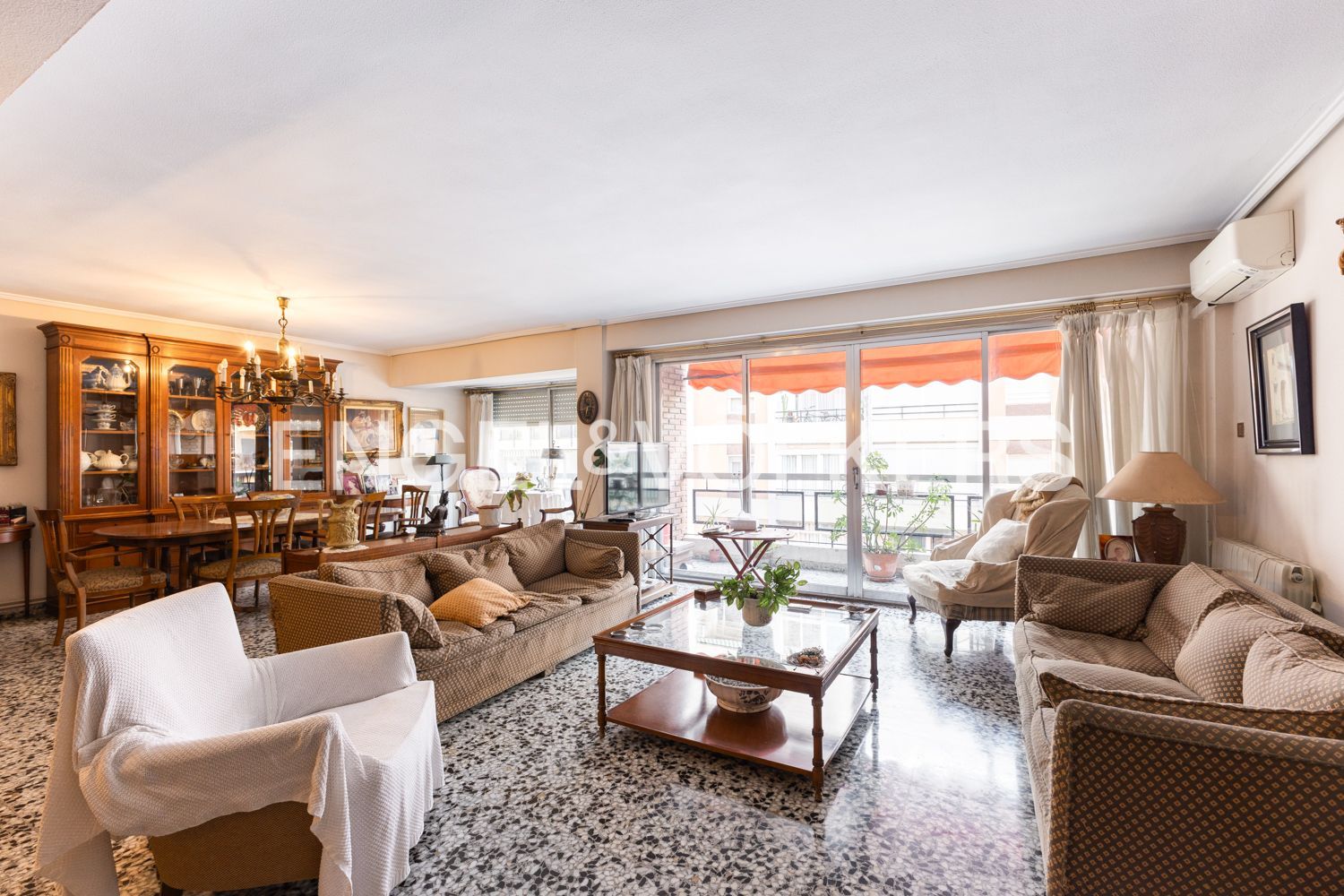 Sala d'estar de Pis en venda en  Valencia Capital amb Calefacció, Traster i Balcó