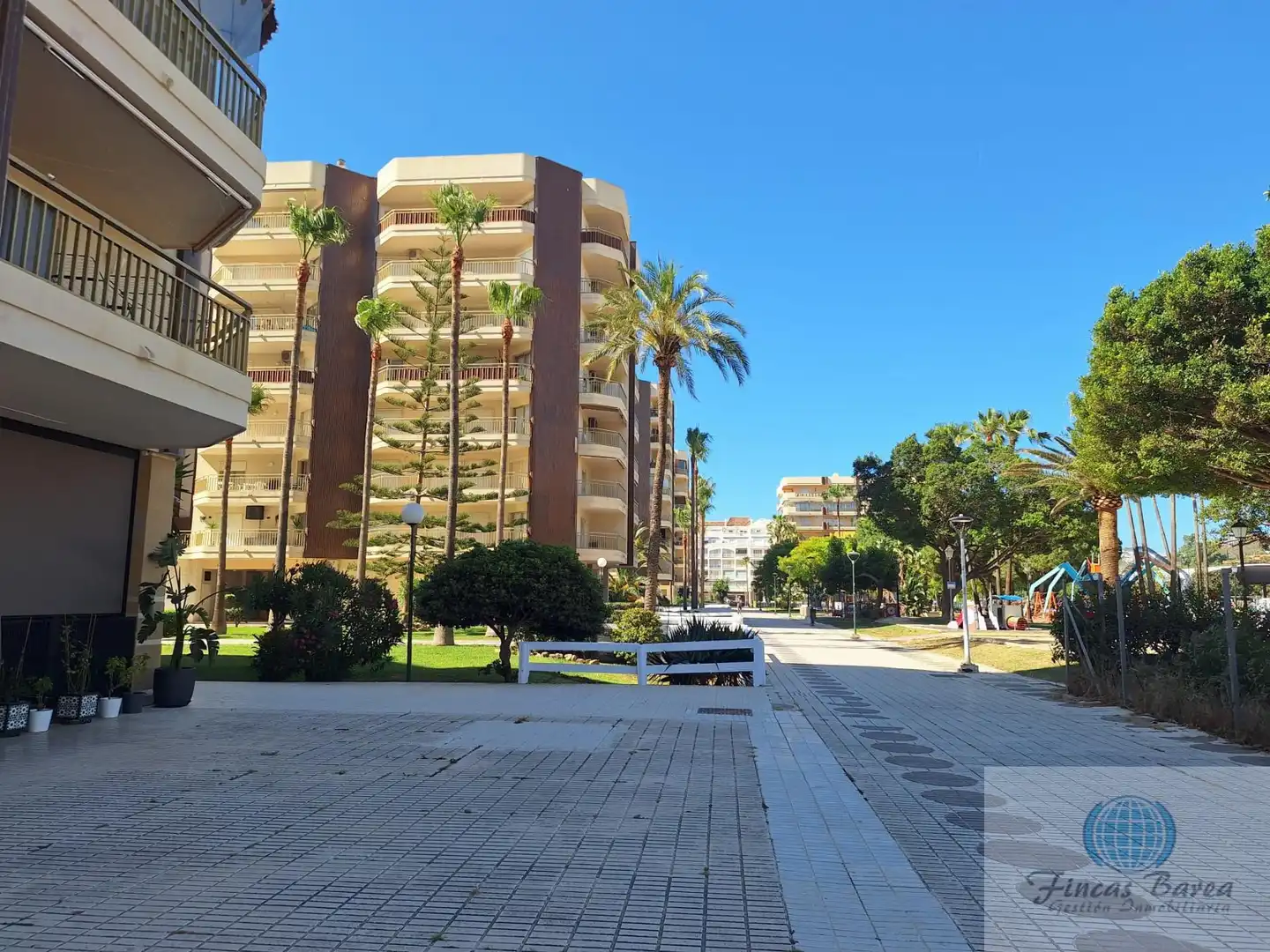 Außenansicht von Wohnung zum Verkauf in Fuengirola mit Klimaanlage und Terrasse