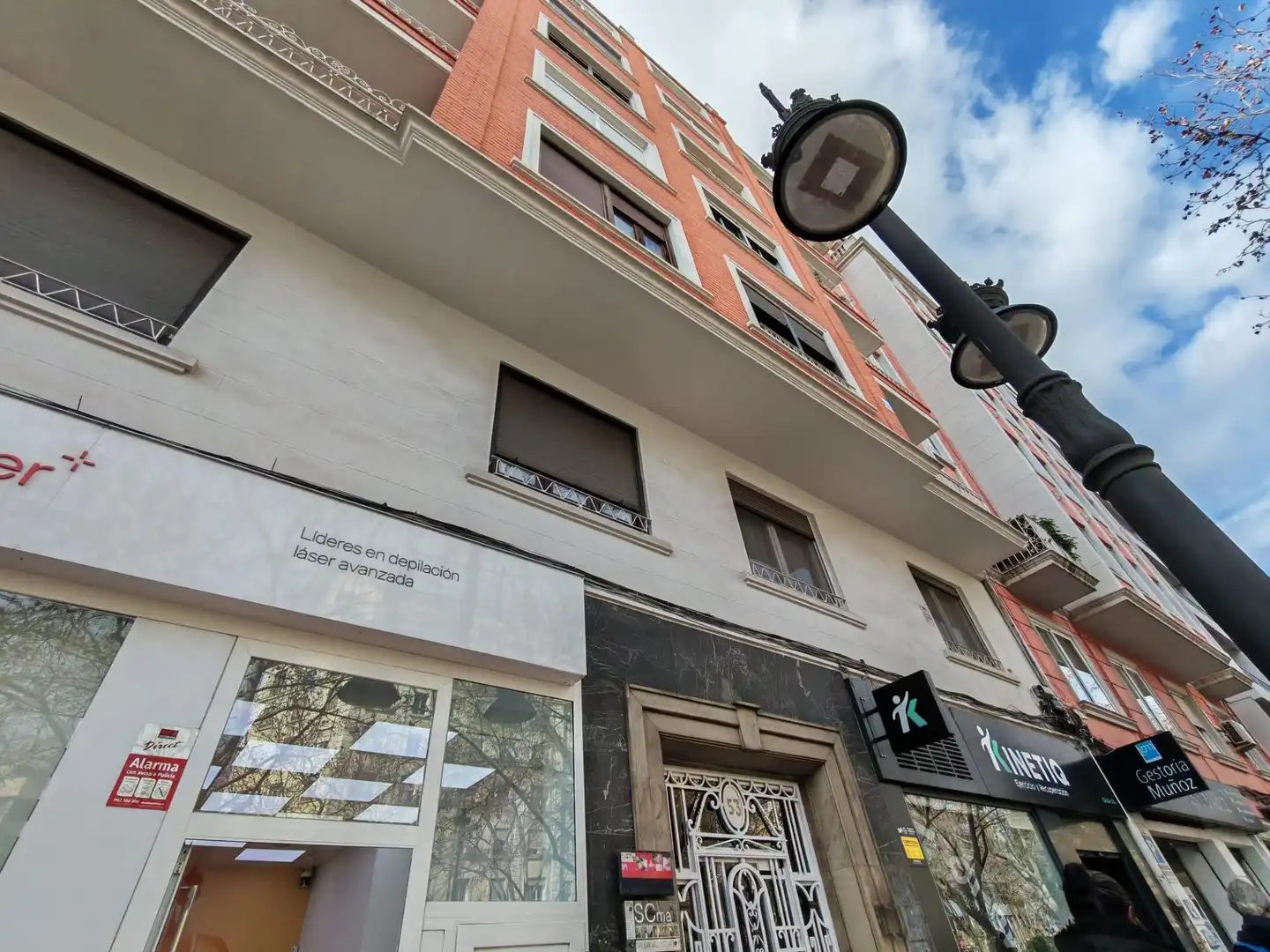 Vista exterior de Oficina de alquiler en Valencia con Aire acondicionado