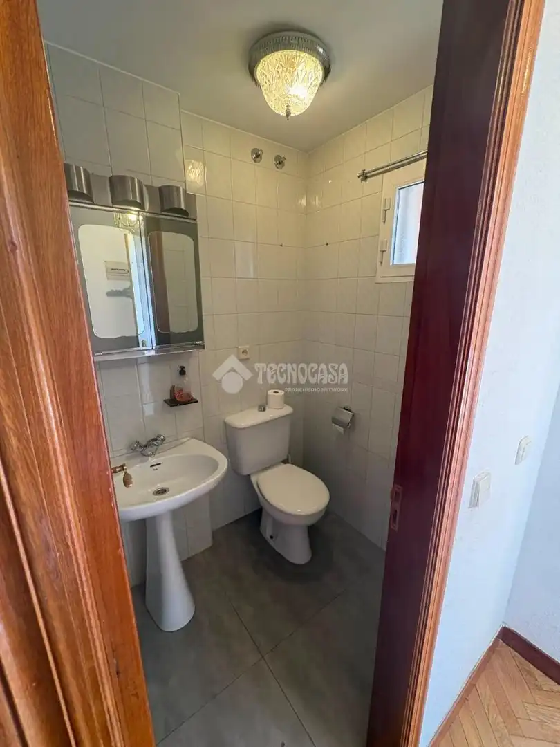Bany de Casa adosada en venda en Valladolid amb Calefacció i Parquet