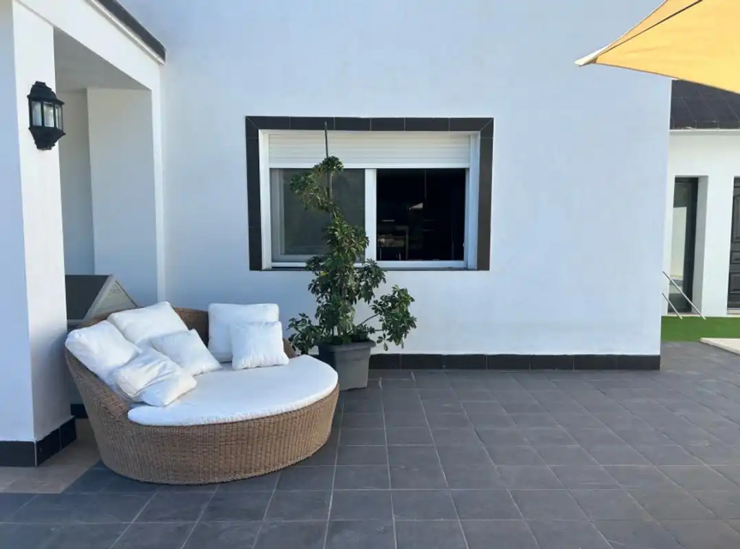 House with terrace for sale in Calle Maestro Segovia, imagen 4