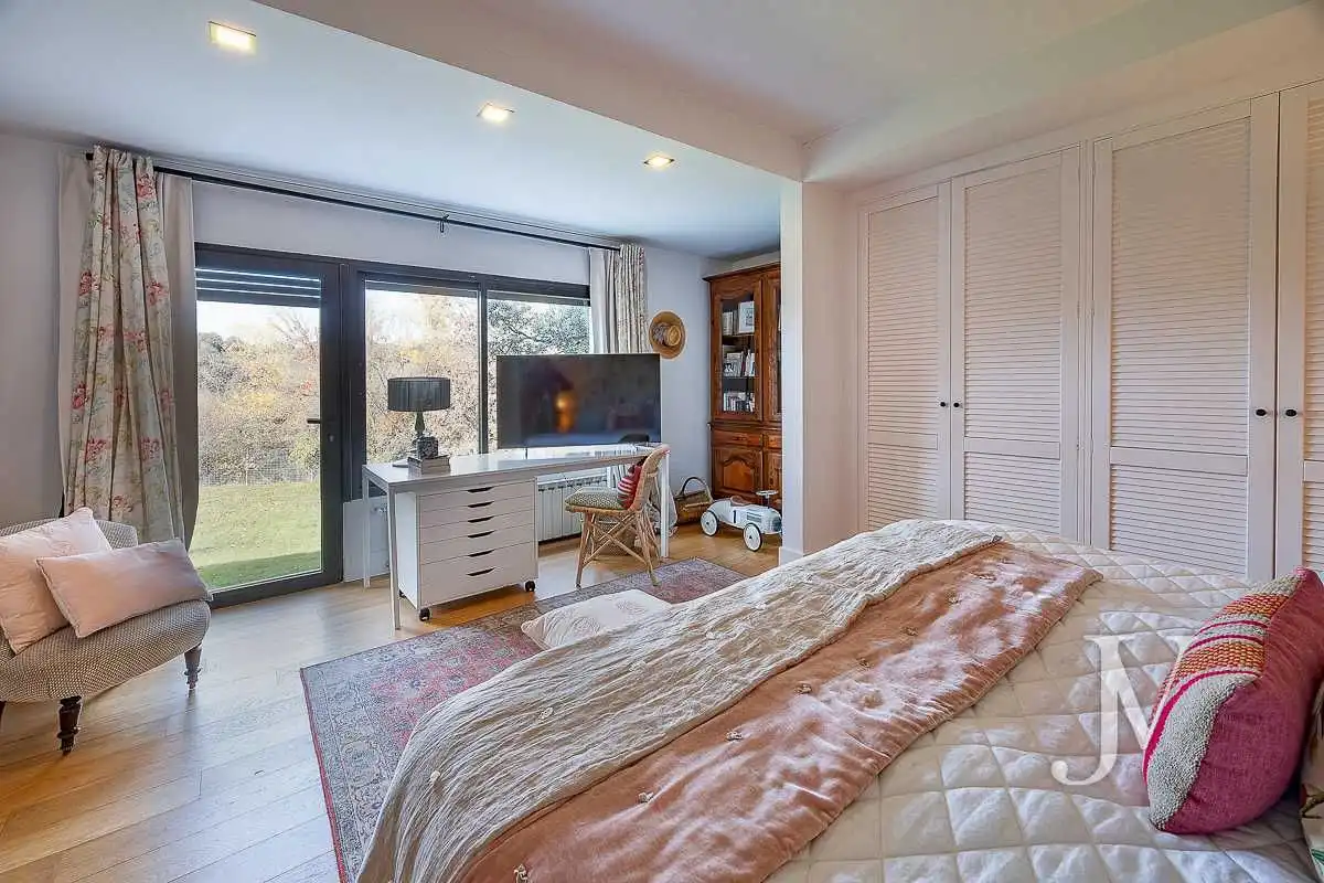 Habitación de Casa o chalet en venta en Ciudalcampo con Aire acondicionado, Calefacción y Jardín privado