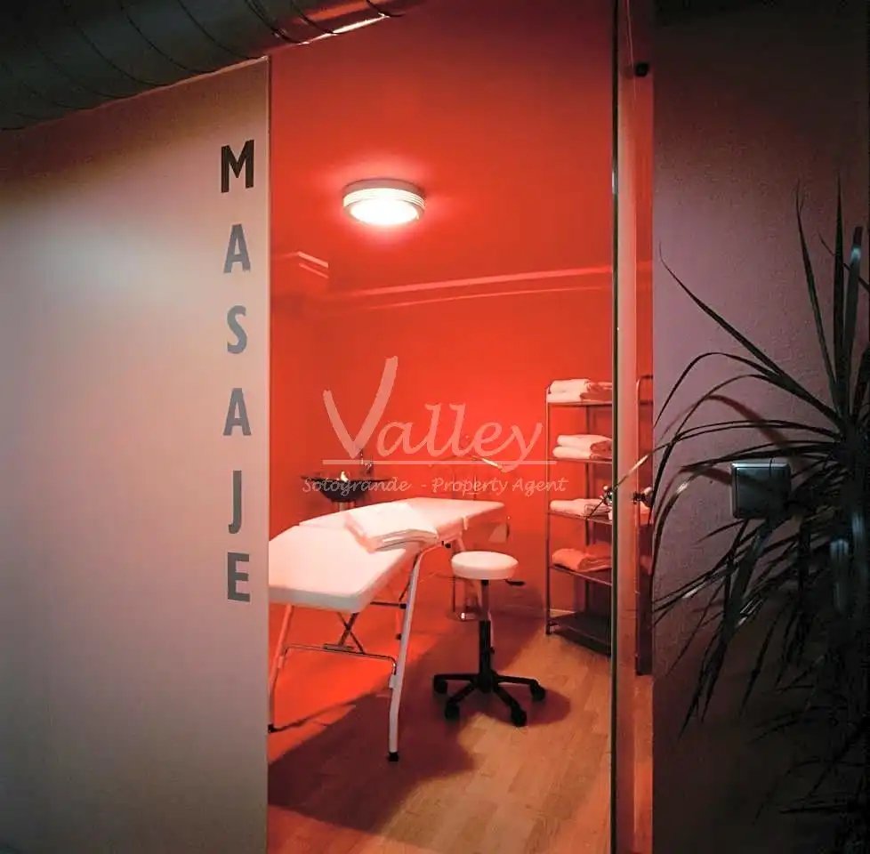 Bedroom of Houses for sale in Algeciras  with Swimming Pool