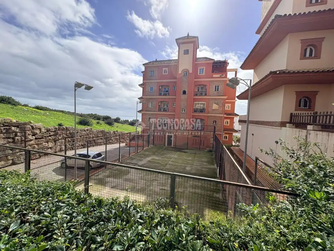 Vista exterior de Piso en venta en Manilva con Aire acondicionado, Terraza y Piscina comunitaria