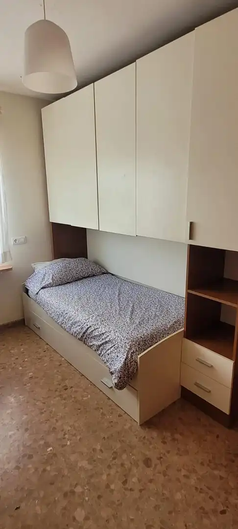 Schlafzimmer von Wohnung zur untervermieten in Moncada mit Klimaanlage, Heizung und Terrasse