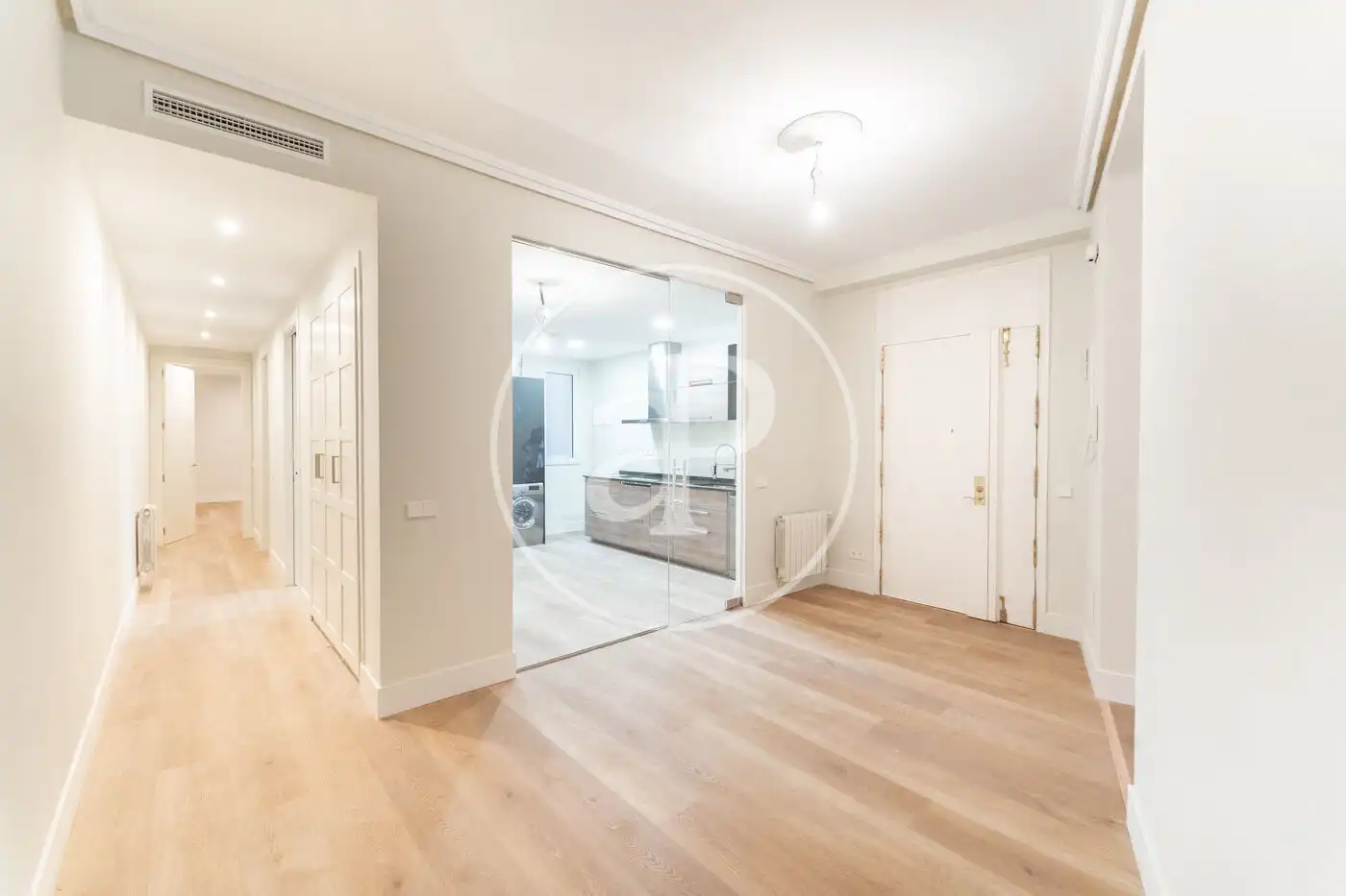 Flat for sale in Madrid  with Air Conditioner, Heating and Storage room