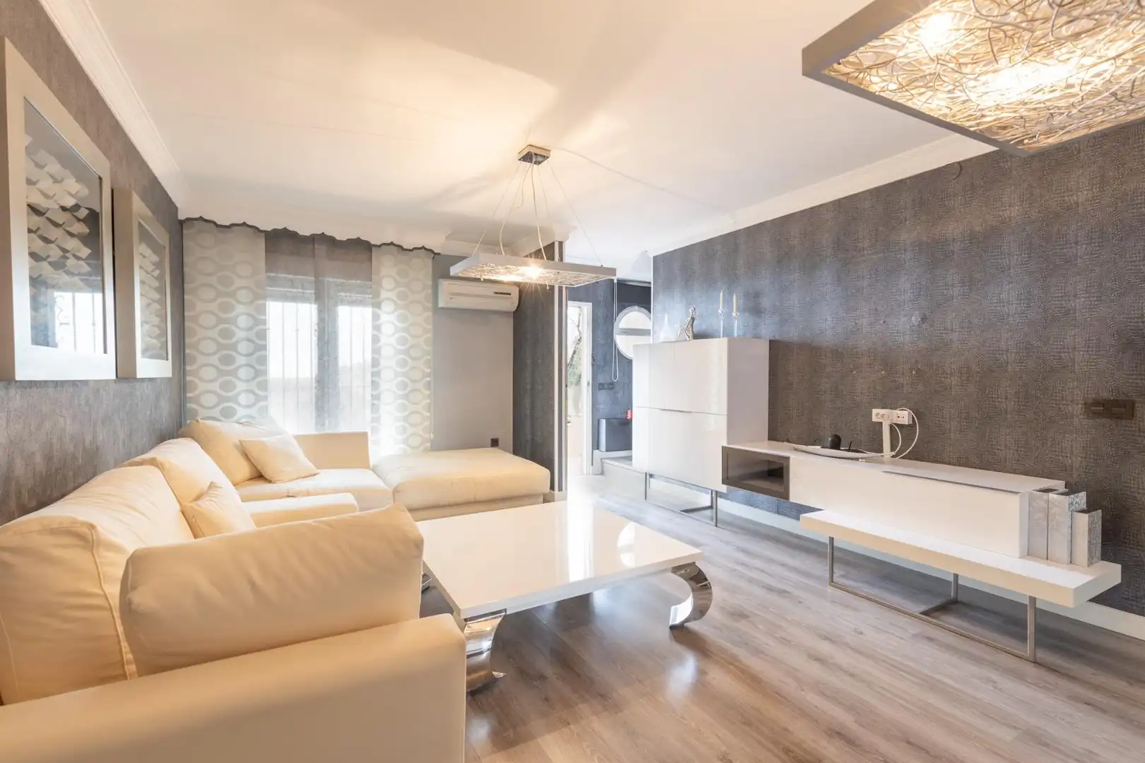 Sala de estar de Casa adosada en venta en Güevéjar con Calefacción, Amueblado y Balcón