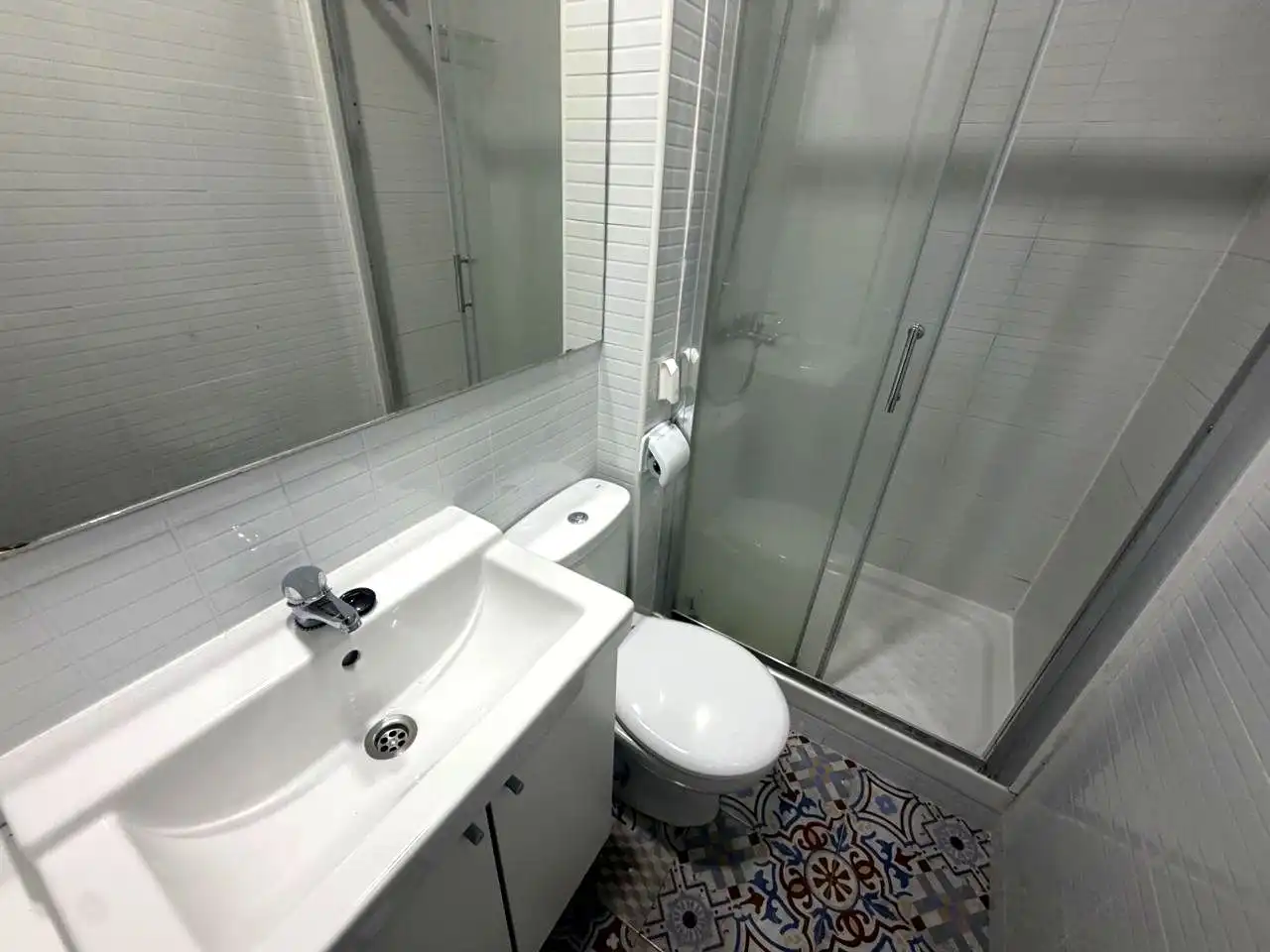 Bathroom of Flat for rent in Madrid  with Air Conditioner, Heating and Furnished