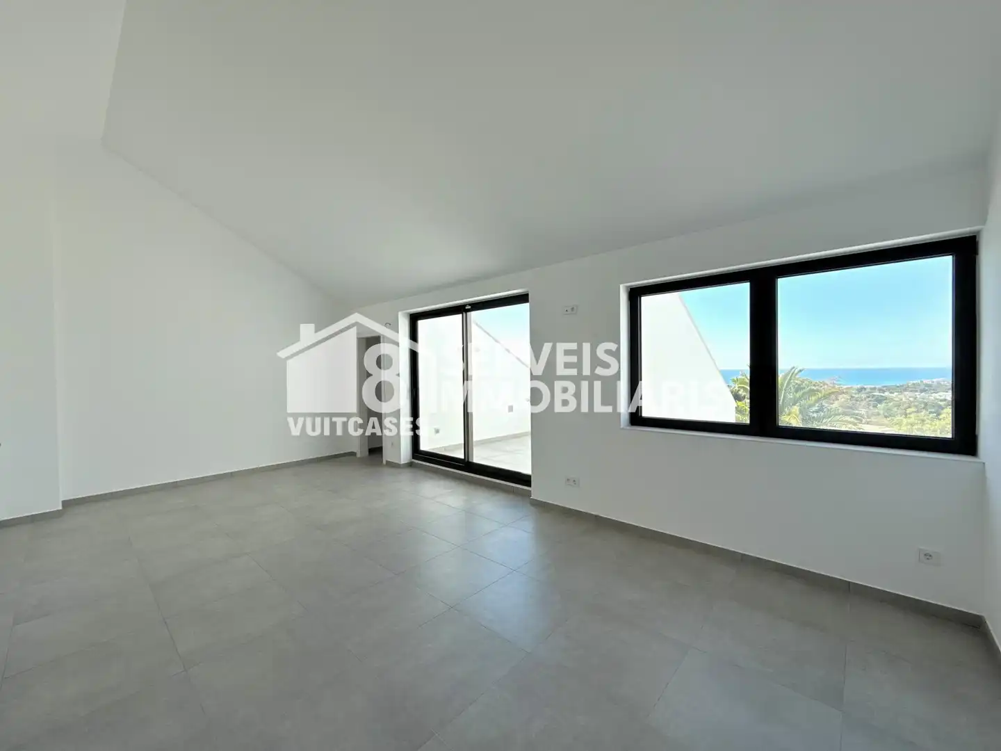 Sala d'estar de Casa adosada en venda en Caldes d'Estrac amb Calefacció, Jardí privat i Terrassa