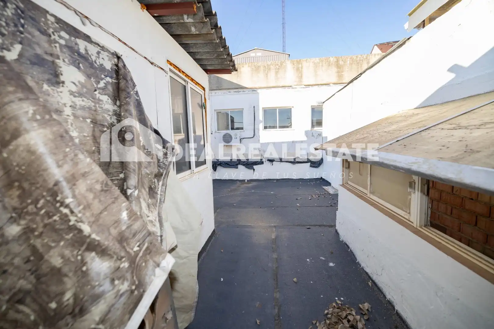 Vista exterior de Pis en venda en La Rinconada amb Aire condicionat, Terrassa i Balcó