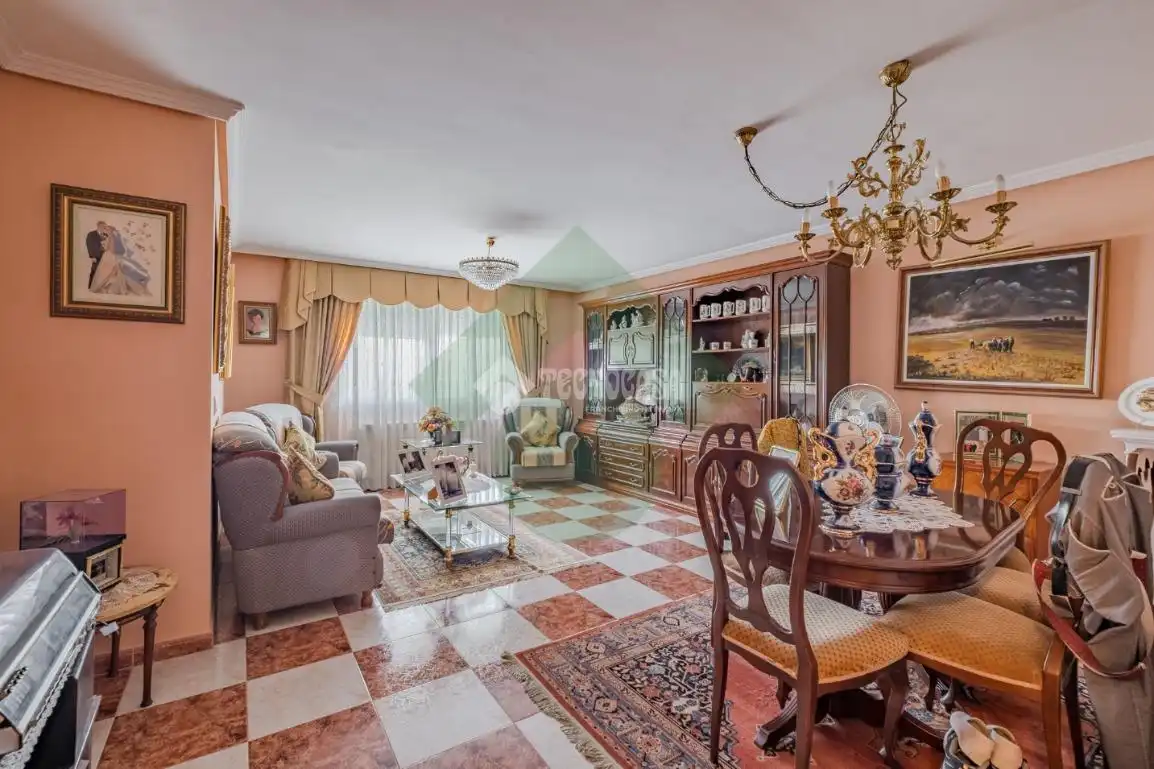 Sala d'estar de Casa adosada en venda en Serranillos del Valle amb Aire condicionat, Calefacció i Piscina