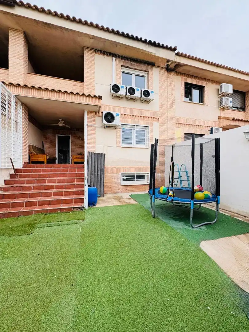 Terrace of Detached homes for sale in Yuncos  with Air Conditioner, Terrace and Washing machine