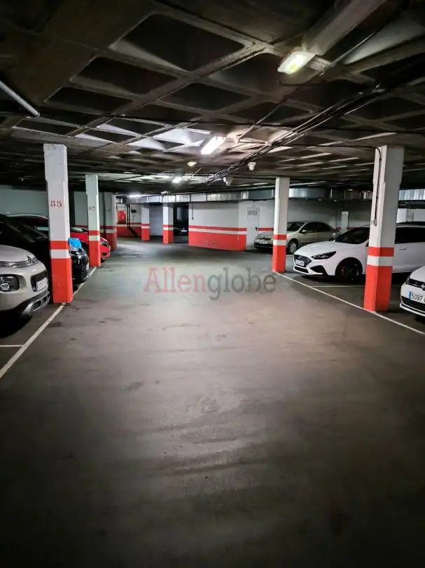 Aparcament de Garatge en venda en Oviedo 