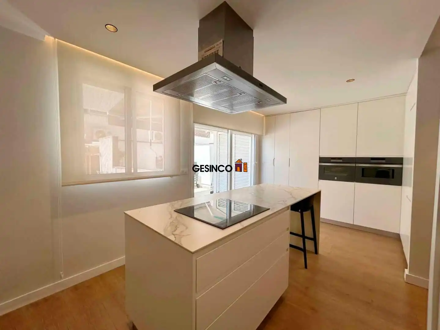 Cocina de Casa adosada en venta en Manuel con Aire acondicionado, Calefacción y Trastero