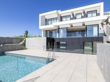 House with pool for sale in Marbella Centro