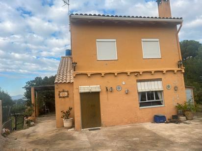 Vista exterior de Casa o xalet en venda en Ontinyent amb Piscina