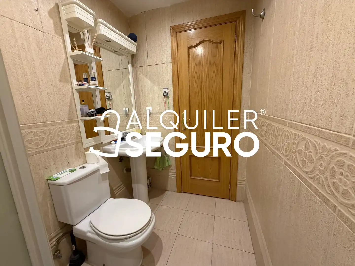 Bany de Pis de lloguer en Ocaña amb Aire condicionat i Moblat