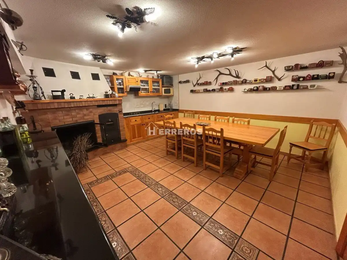 Casa adosada en venta en Baños de Río Tobía con Aire acondicionado, Calefacción y Parquet