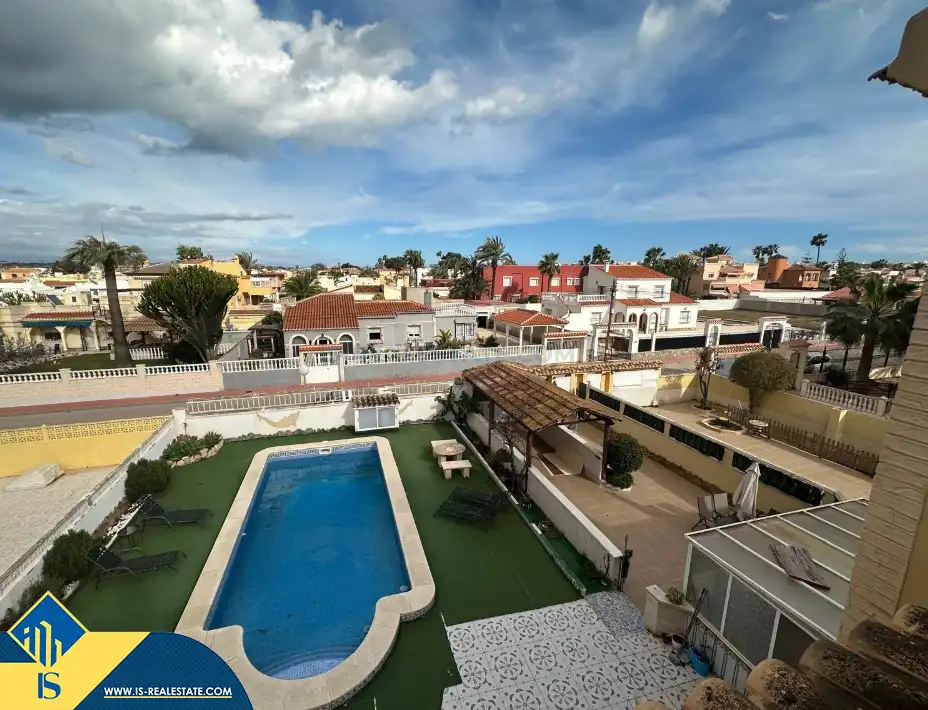 Villa mit Pool zum Verkauf in Zona Carrefour - Urbanizaciones, imagen 3