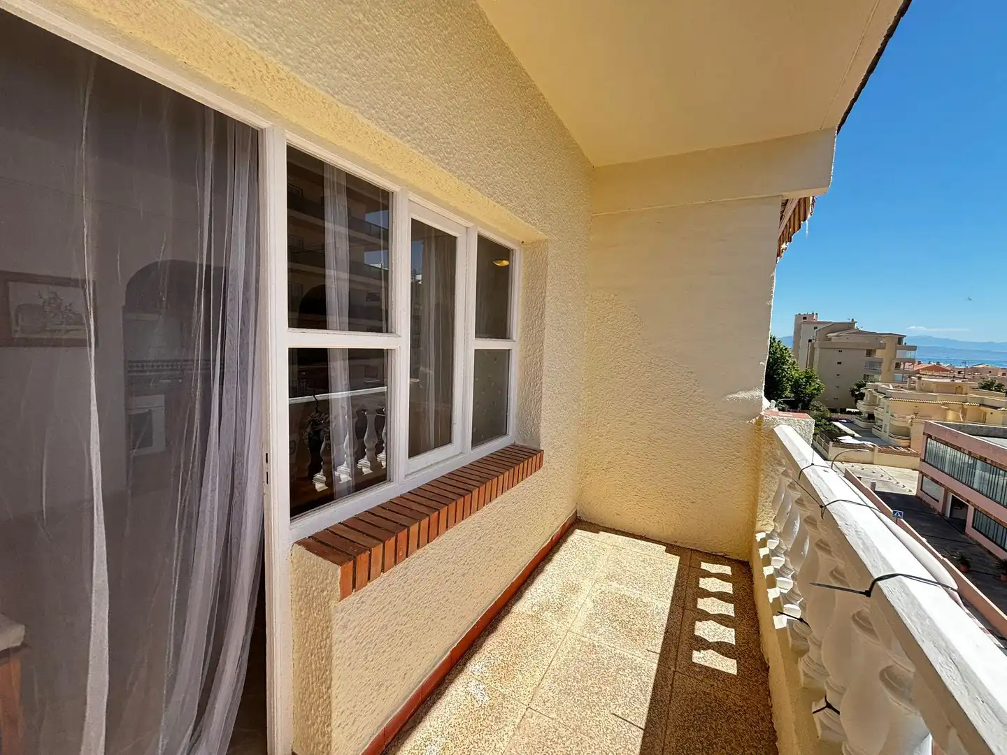 Habitatge amb piscina en venda a La Carihuela - Los Nidos