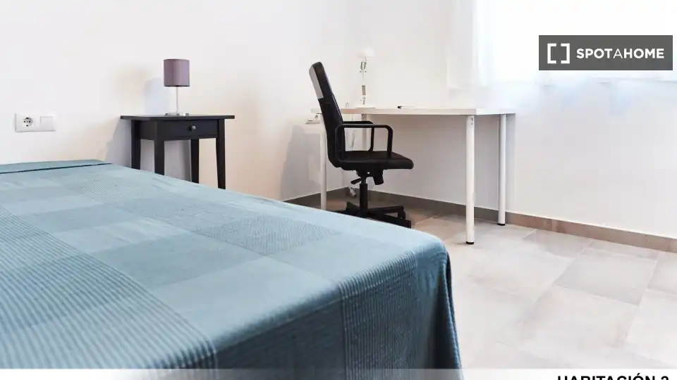 Room in Barrio León