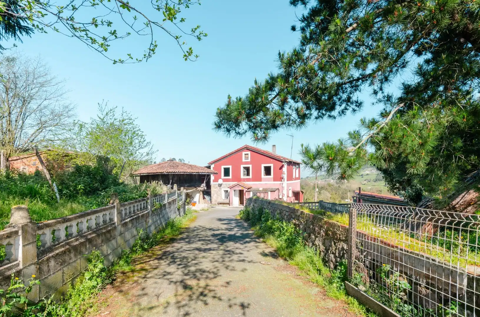 Exterior view of Houses for sale in Llanera  with Alarm