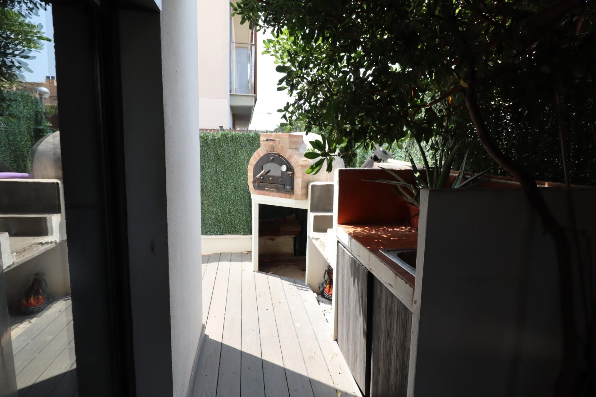 Terrace of Single-family semi-detached for sale in  Valencia Capital  with Air Conditioner, Heating and Private garden
