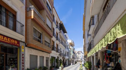 Casa con bajo comercial, bodega y terraza en pleno corazón de Lanjarón