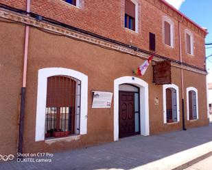 Vista exterior de Casa o xalet en venda en Montamarta amb Terrassa, Piscina i Balcó
