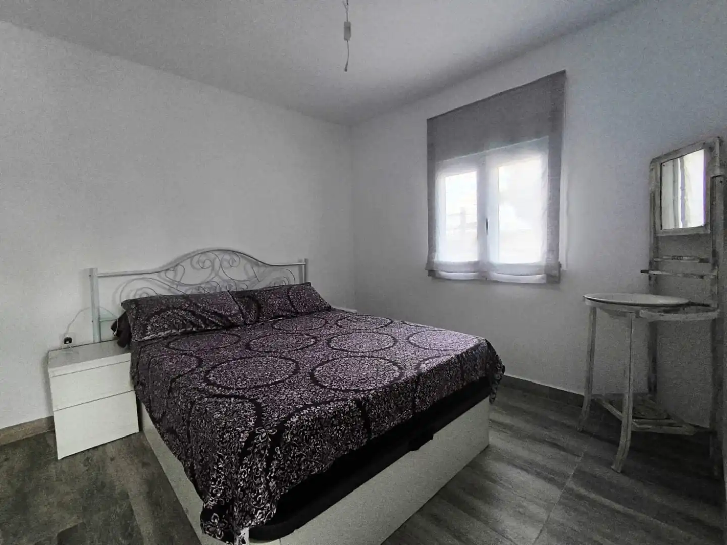 Habitación de Casa o chalet en venta en Osera de Ebro con Jardín privado, Trastero y Piscina
