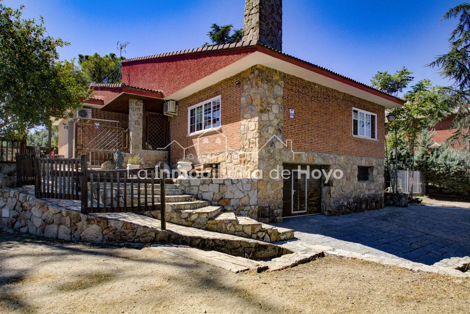 Casa amb piscina en venda a Hoyo de Manzanares - CL RIBADESELLA