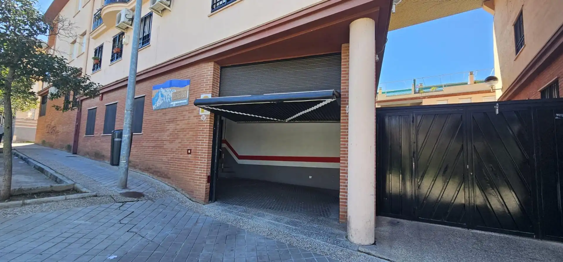 Parkplatz von Garage zum Verkauf in Granada
