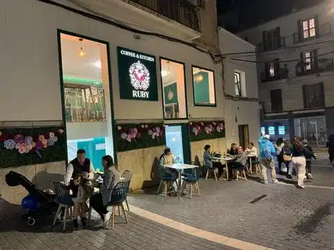 Local comercial en traspàs a Carrer Antoni Rubí 3, imagen 9