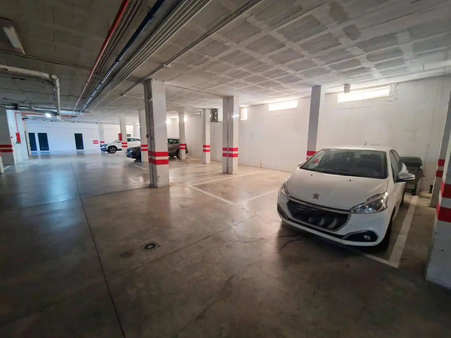 Parkplatz von Wohnung zum Verkauf in Rincón de la Victoria mit Klimaanlage, Heizung und Terrasse