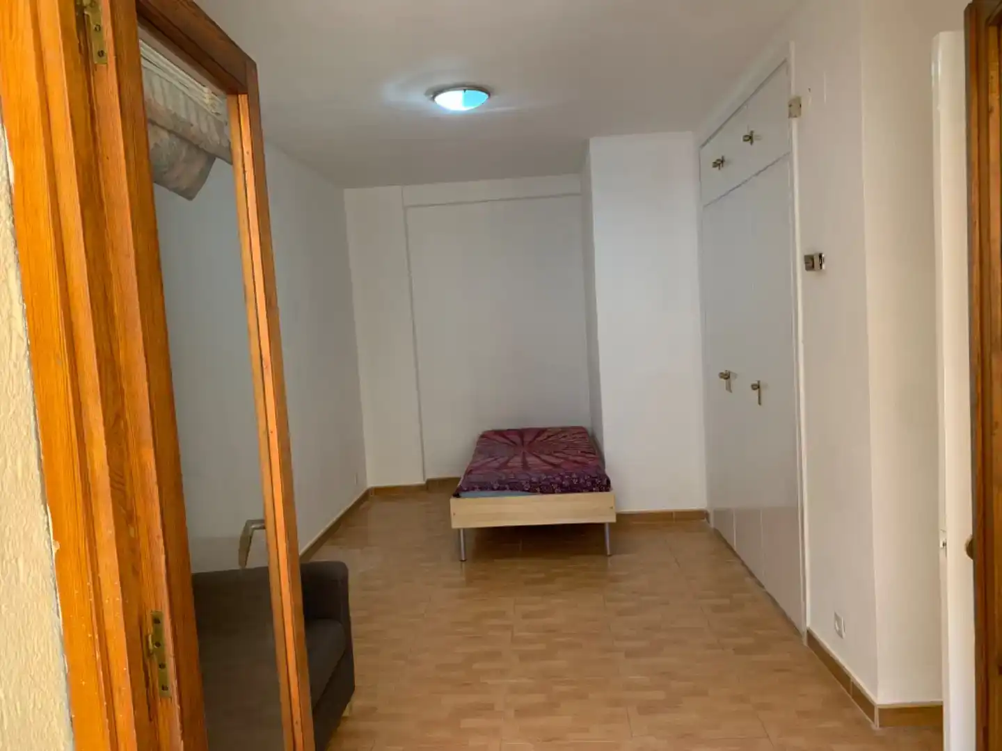 Study for rent in  Madrid Capital  with Air Conditioner and Balcony