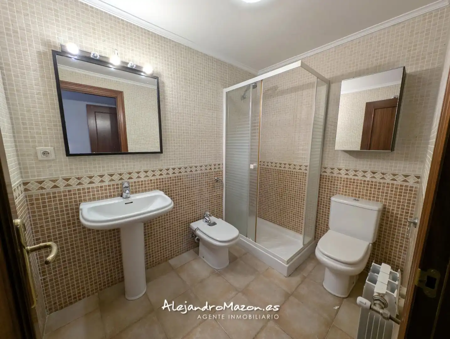 Baño de Piso en venta en Castro-Urdiales con Calefacción, Parquet y Terraza