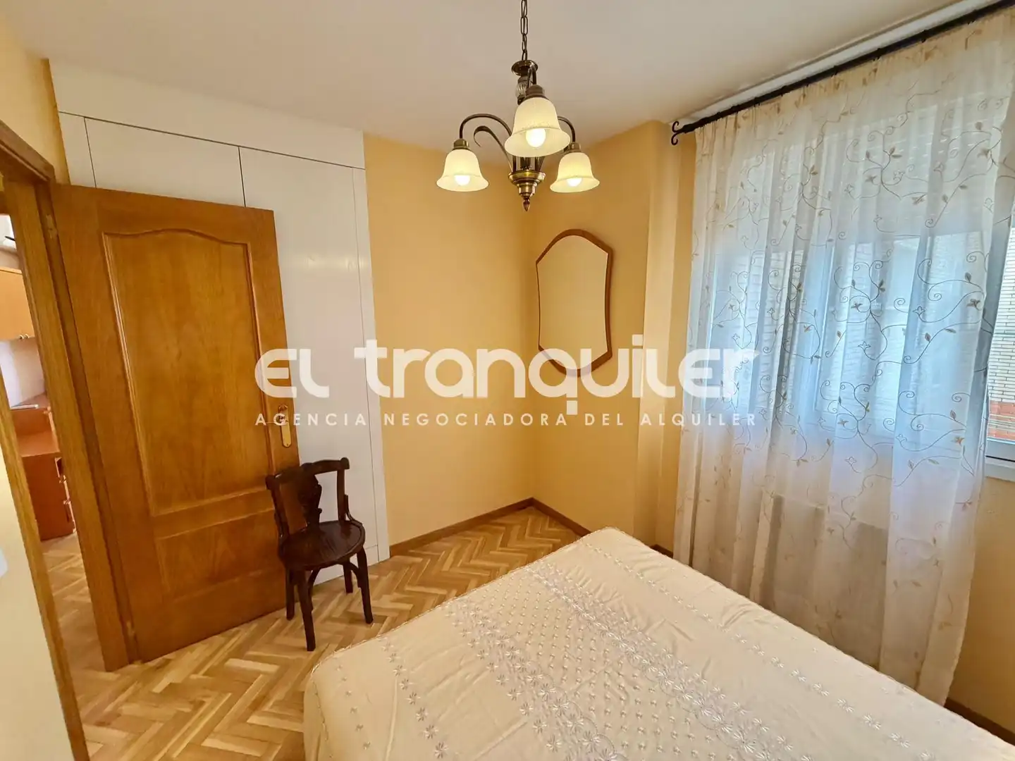 Bedroom of Flat for rent in Madrid  with Air Conditioner, Parquet flooring and Furnished