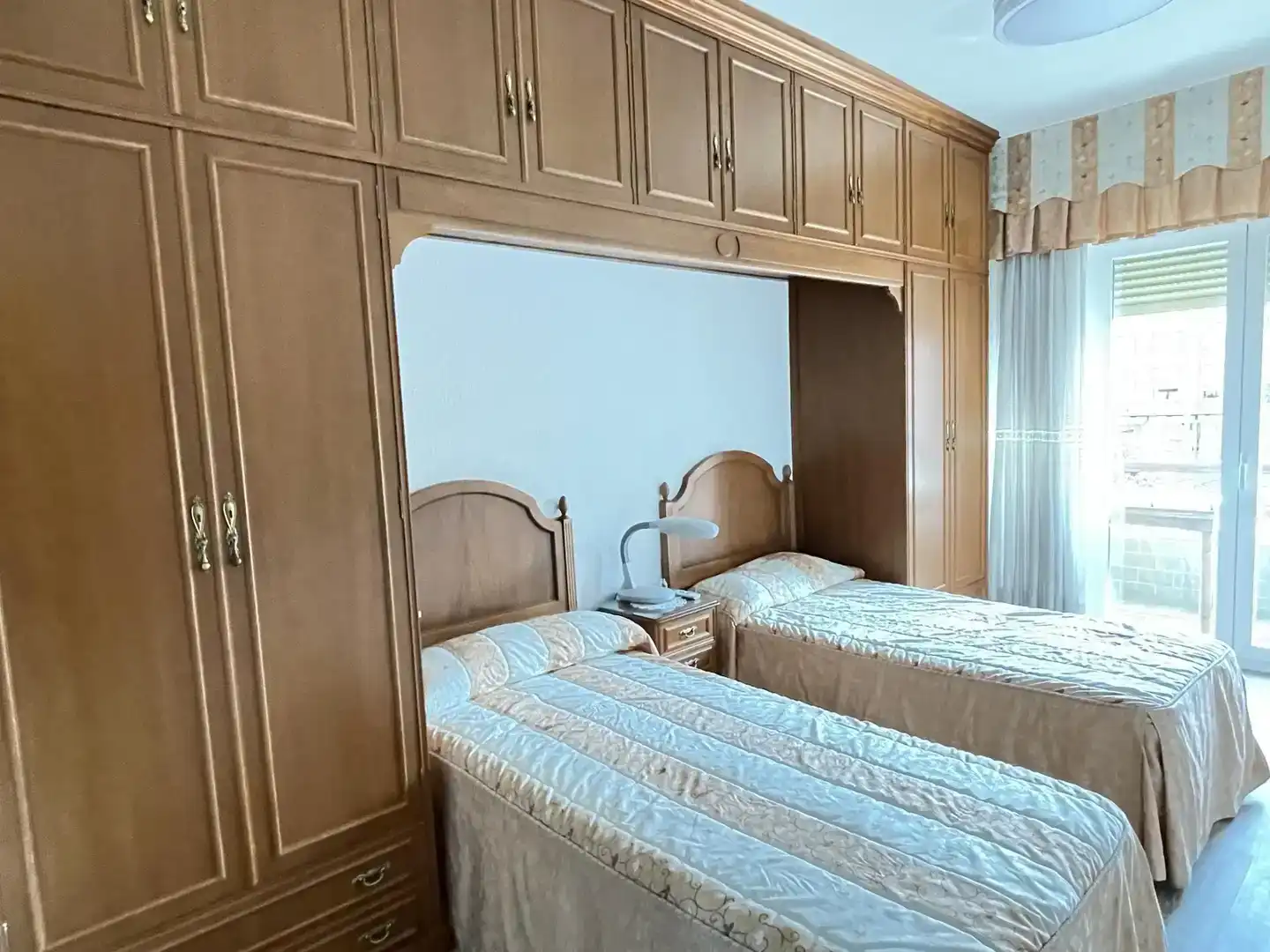 Bedroom of Flat for share in  Logroño  with Air Conditioner, Parquet flooring and Furnished