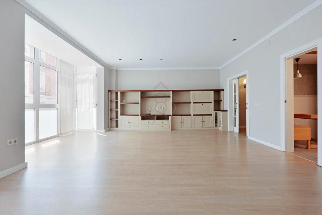 Sala d'estar de Pis en venda en  Barcelona Capital amb Aire condicionat, Calefacció i Parquet
