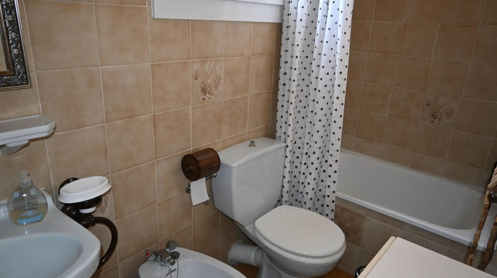 Badezimmer von Einfamilien-Reihenhaus zum Verkauf in L'Escala mit Möbliert