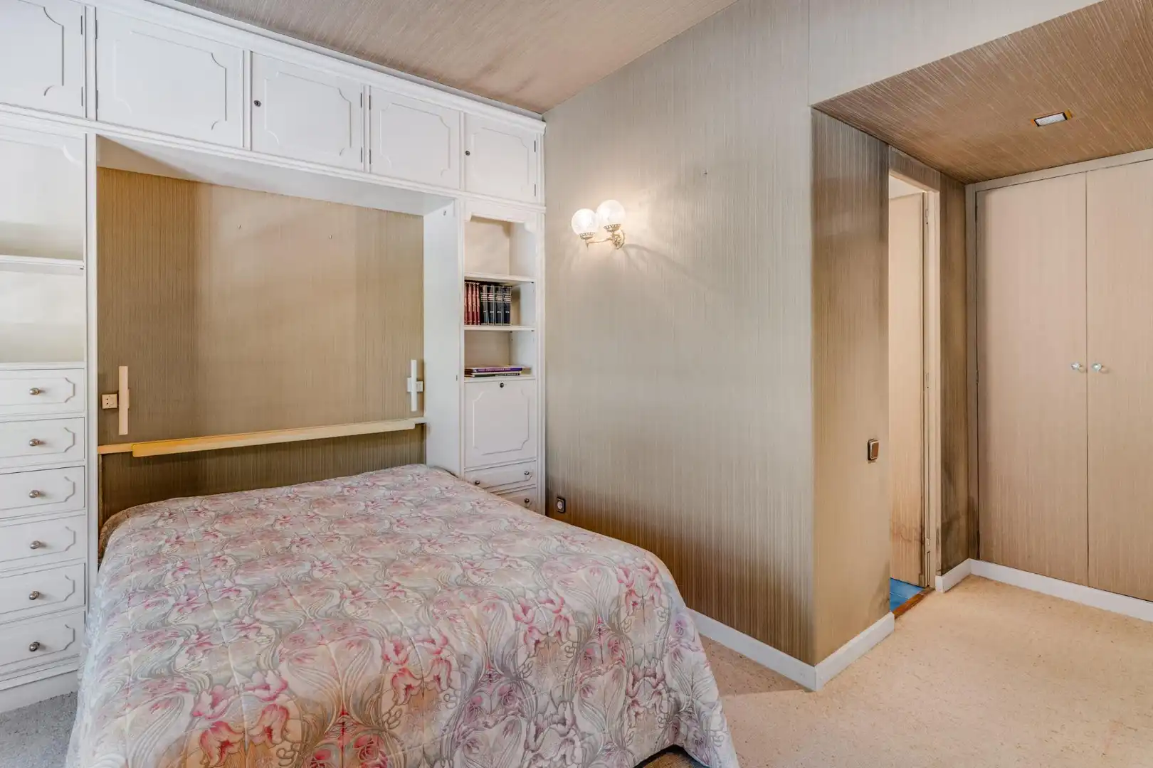 Habitación de Piso en venta en Barcelona con Balcón y Alarma